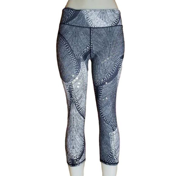 Fabletics Pants - Fabletics Salar Capri Leggings Foiled Flurry with Gold Dots Size Small